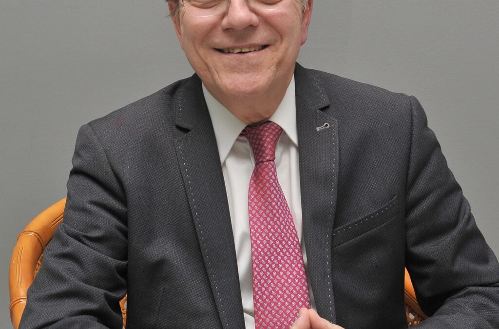 Medalla de la Ciudad para el Presidente del Ateneo de Sevilla, el Dr. D. Alberto Máximo Pérez Calero