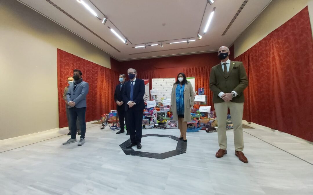 El Ateneo de Sevilla, a través de su Acción Social, ha entregado miles de juguetes a familias en riesgo de exclusión social