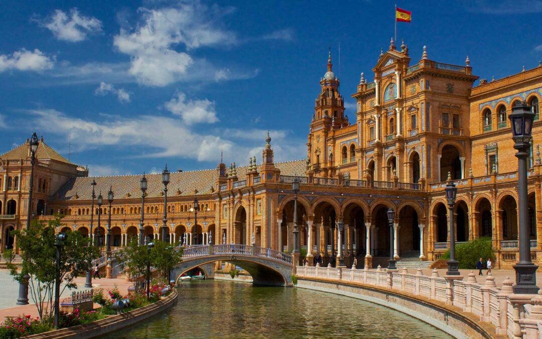VISITA GUIADA A LA PLAZA DE ESPAÑA Y PLAZA DE AMÉRICA