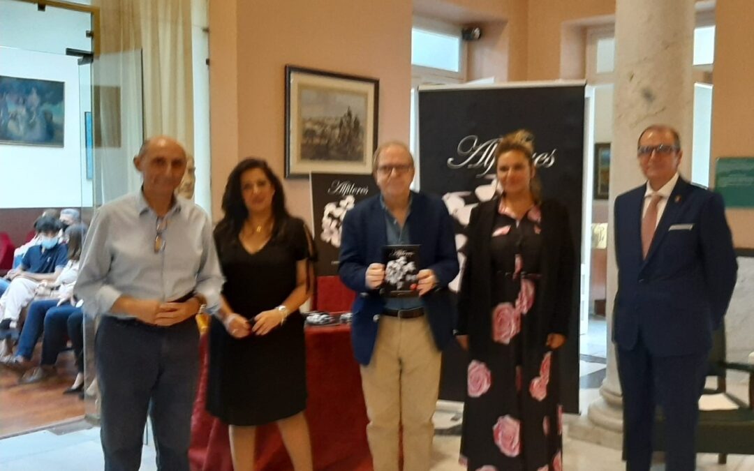 PRESENTADO EL LIBRO «ALFILERES» DE CARMEN HERRERA CABALLERO