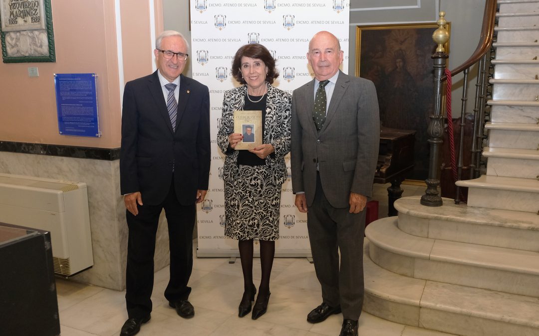 Galería: presentación del libro «Un cura de una vez. P. Enrique Mazorra Abascal», de Francisca García Guirado