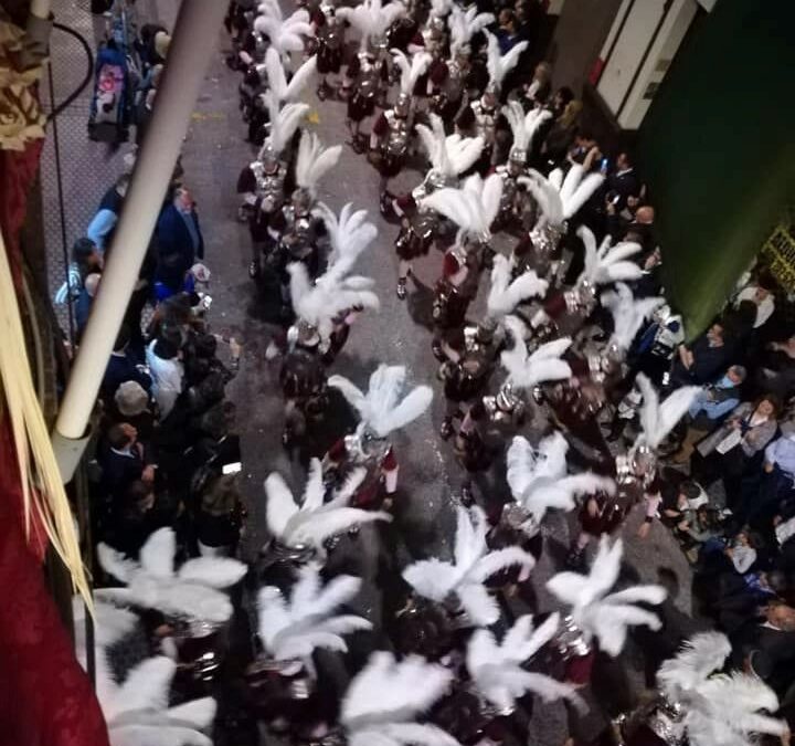 Los «armaos» de la Centuria Macarena visitan el Excmo. Ateneo de Sevilla