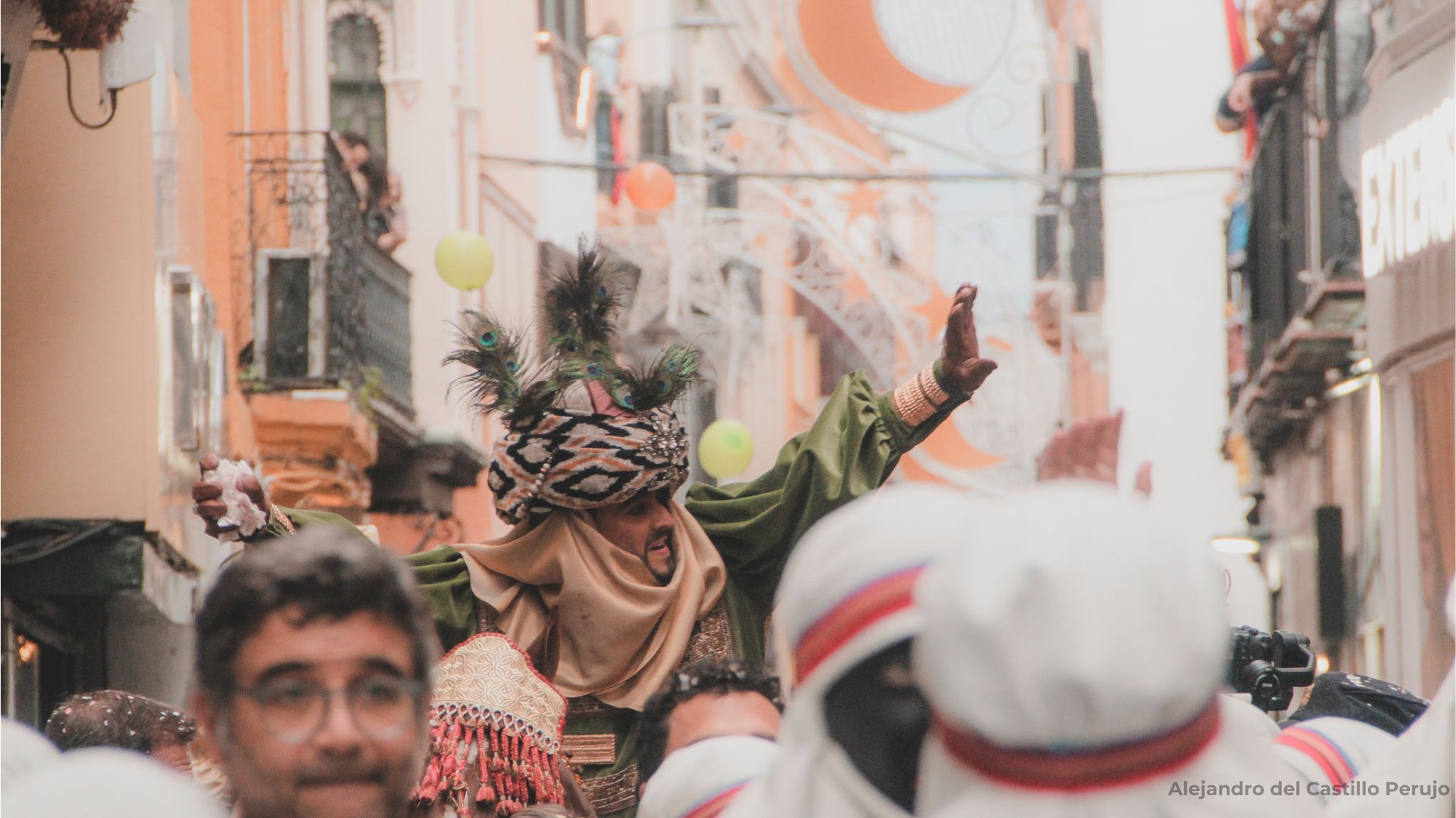 Ateneo de Sevilla on X: Nuestra caseta de #FeriadeAbril18 ya está  preparada para la noche del pescaíto. Nuestro Director Artístico  #JesúsCorral @mjzambruno y su equipo han llevado a cabo el montaje y