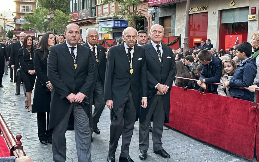 Representación del Excmo. Ateneo de Sevilla en la procesión del Santo Entierro
