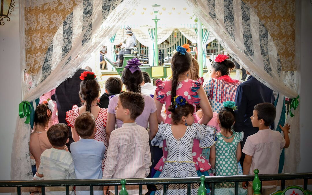Celebramos el tradicional almuerzo de Feria con los niños del centro de acogida Luis Toribio de Velasco