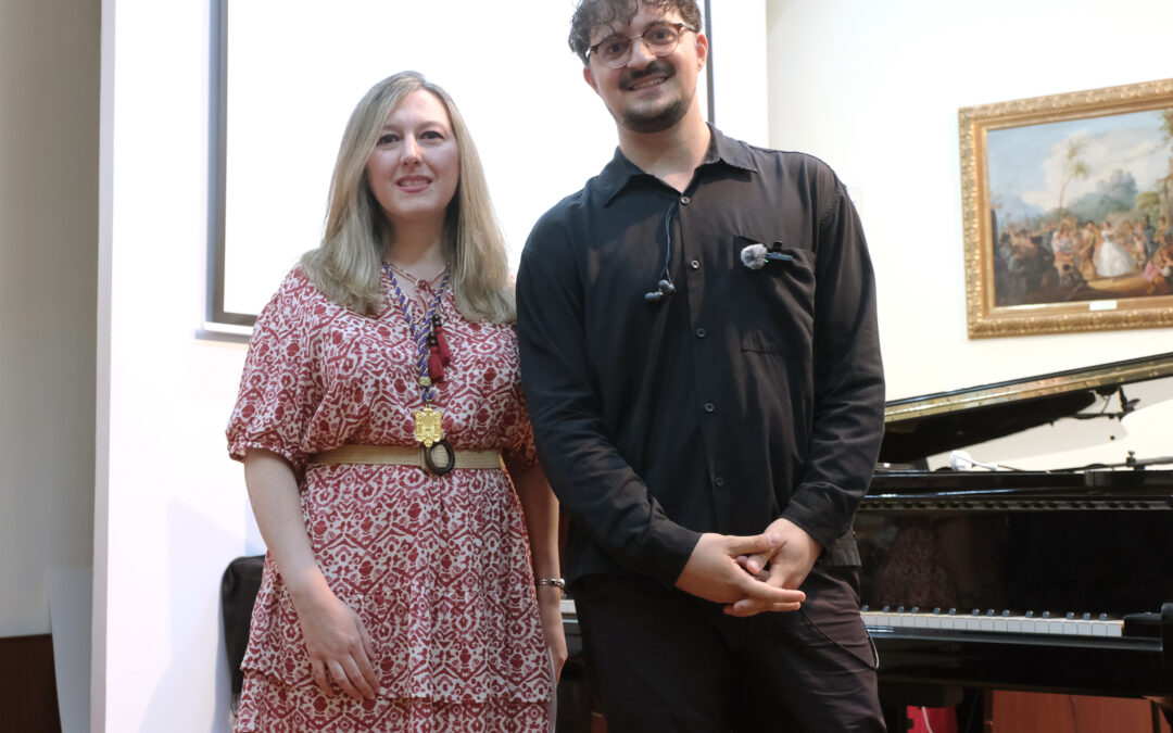 Nacho Ojeda deslumbra con un recital de piano en el Ateneo de Sevilla