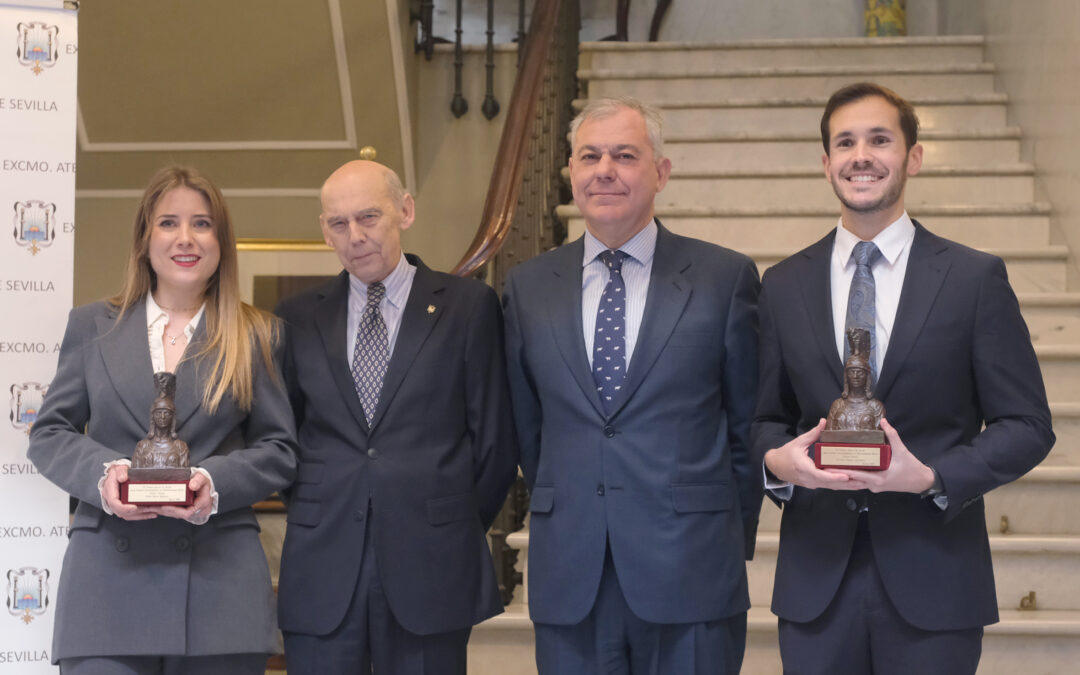 Nicolás Capelo, ganador del IV Premio Ateneo de Sevilla para Jóvenes Investigadores, y protagonista en ABC.
