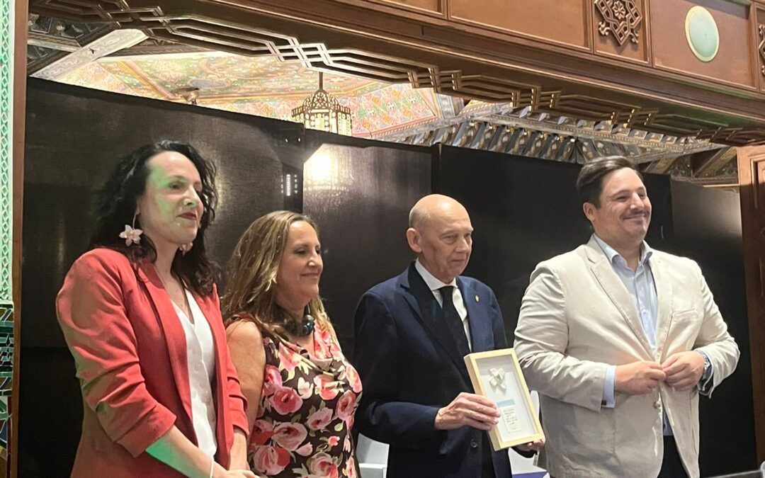 El Excmo. Ateneo de Sevilla recibe el Premio a su labor social con colectivos vulnerables en la Gala Sevilla Ciudad Comprometida