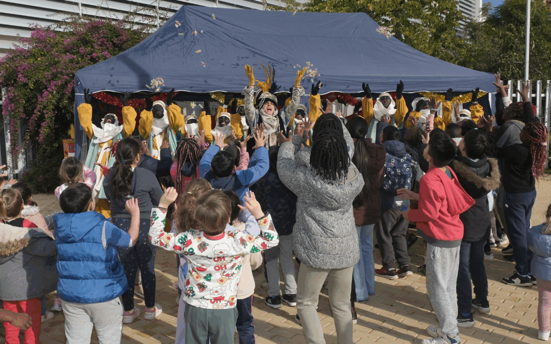 EL HERALDO REAL VISITA LA ASOCIACIÓN ENTRE AMIGOS DEL POLÍGONO SUR