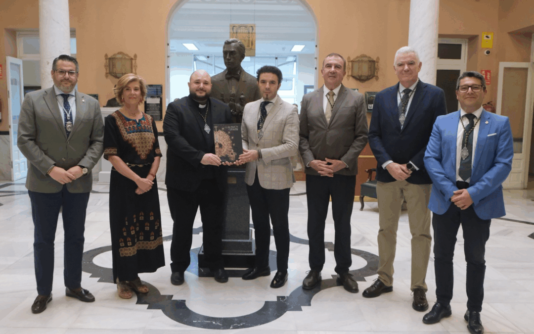 CORONACIÓN DE LA GLORIA DE HUÉVAR Y DE SU DIVINO HIJO
